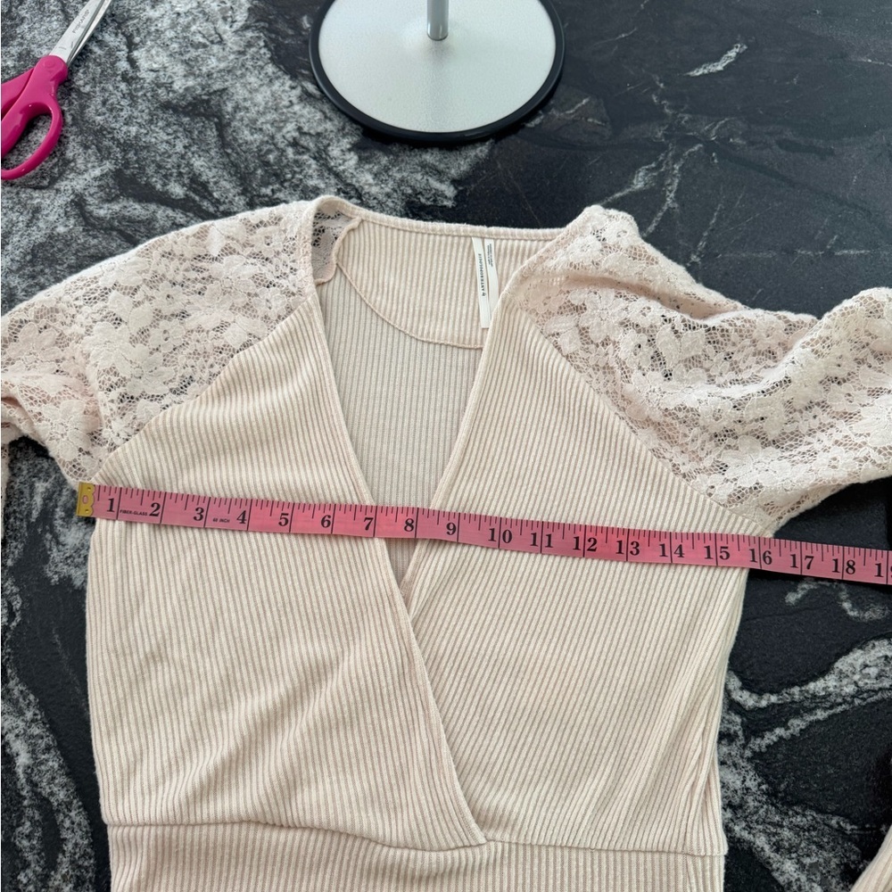 Anthropology V neck top S - Picture 4 of 8